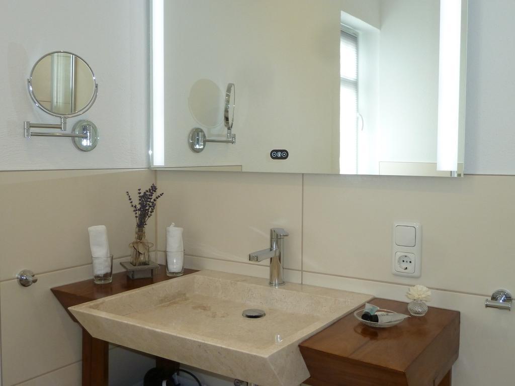 Apartments Im Chateau D'Esprit Hoehr-Grenzhausen Phòng bức ảnh